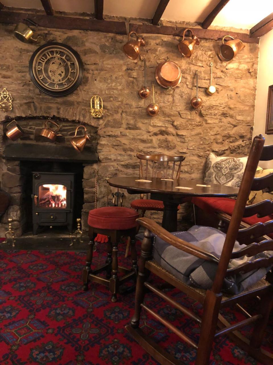The Crown Inn Wentnor Kültér fotó